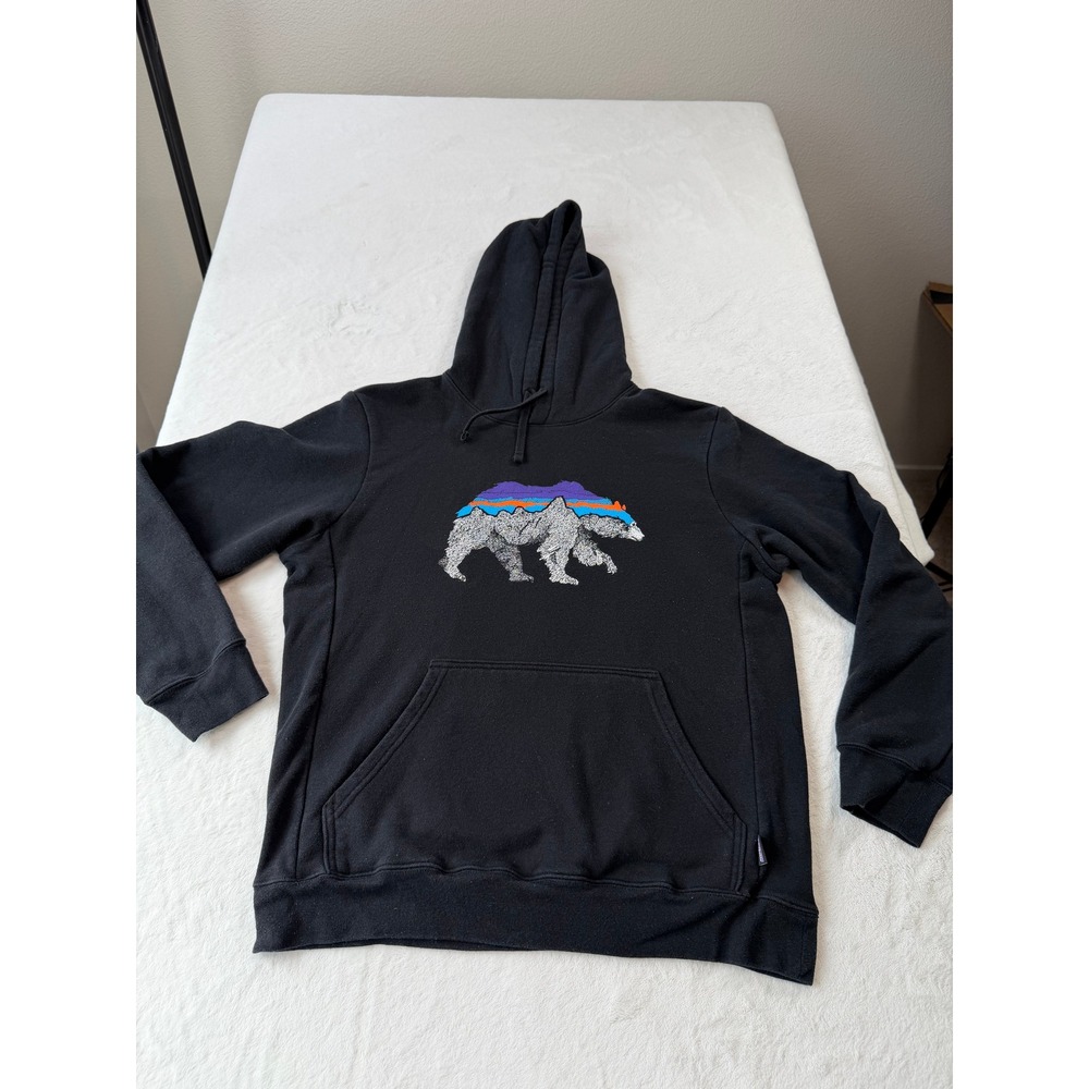 Patagonia Uprisal‎ Hoody Mens M Black Good Fitz Roy Bear Graphic 39618FA21